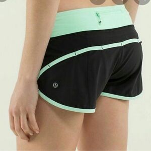 Lululemon Speed Ups 2.5” inseam Size 6